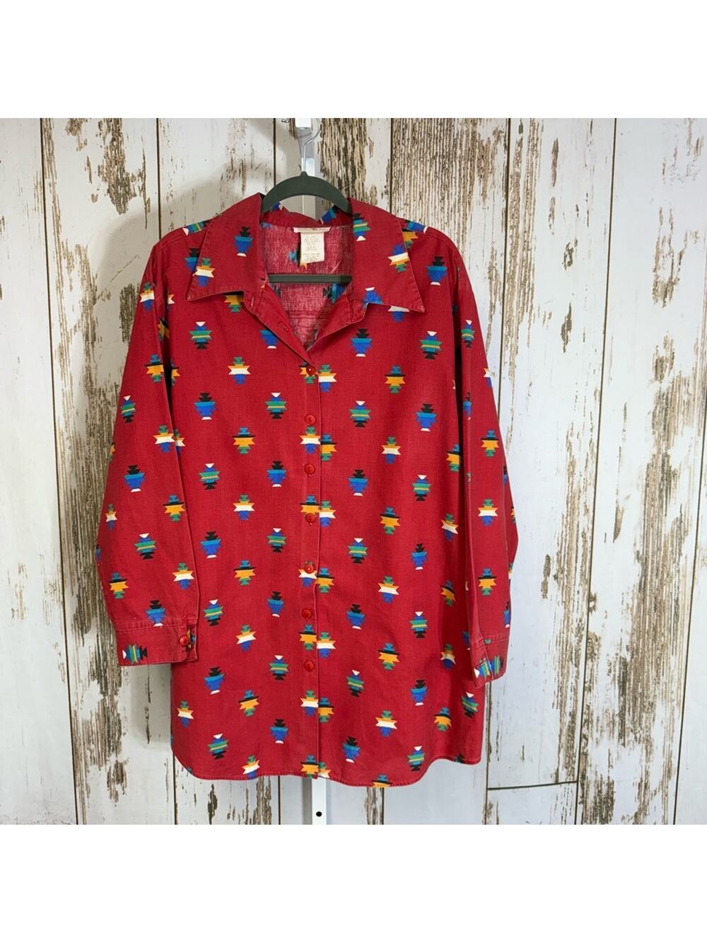 Hunter's Run, Red and Blue Patterned Shirt. Size 1X. Good vintage condition!